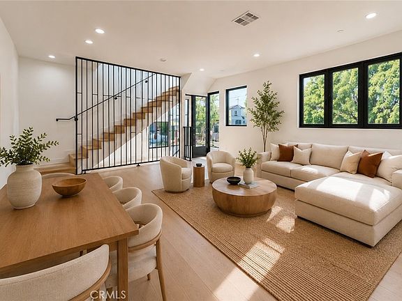 5th image of 2676 Newell St