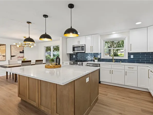10615 W 90th St, Overland Park, KS 66214