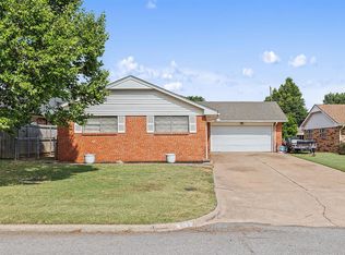 300 Cherokee Ln, El Reno, OK 73036