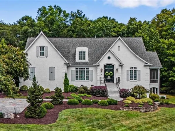 2550 Mountain Lake Rd, Asheboro, NC 27205