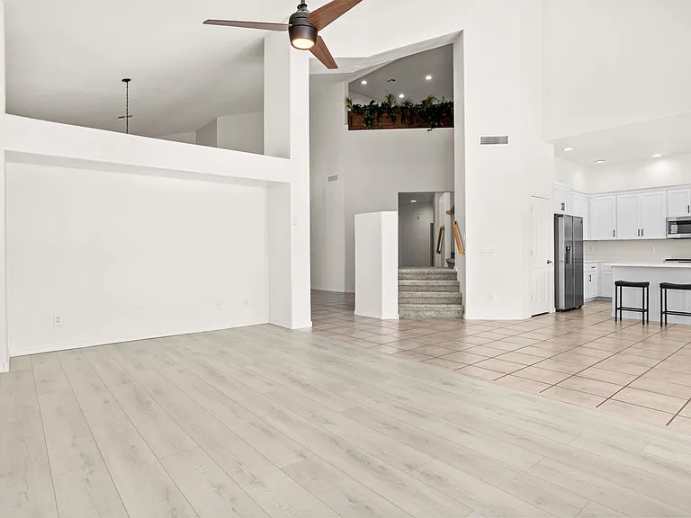 1247 E Kenwood St — Photo 39