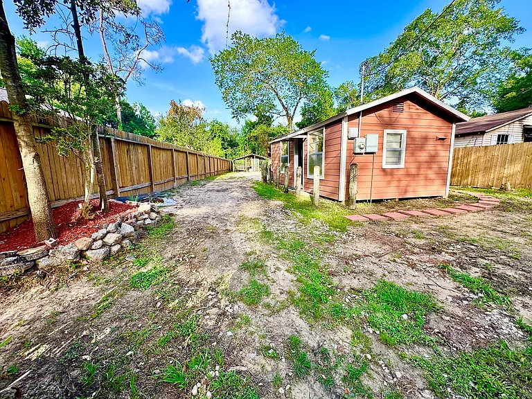 19422 Borders Dr — Photo 5