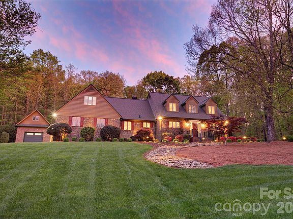 2nd image of 3139 Chelwood Dr NW