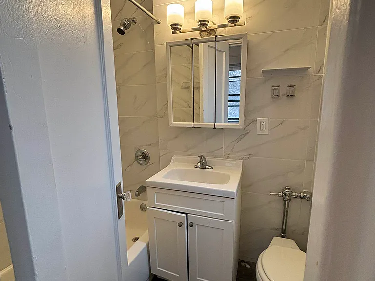 133 W 71st St #6D — Photo 2
