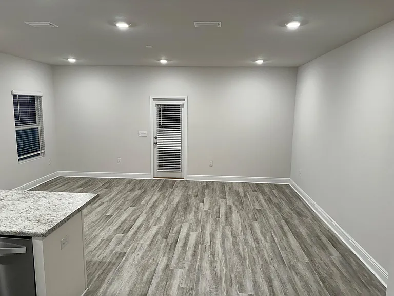 6332 Grove Park Dr — Photo 4