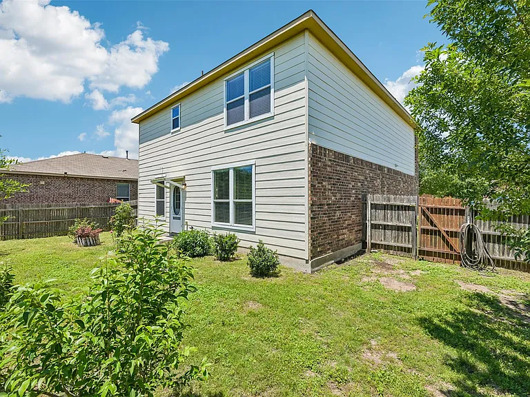 140 Lynn Crest Bnd — Photo 30