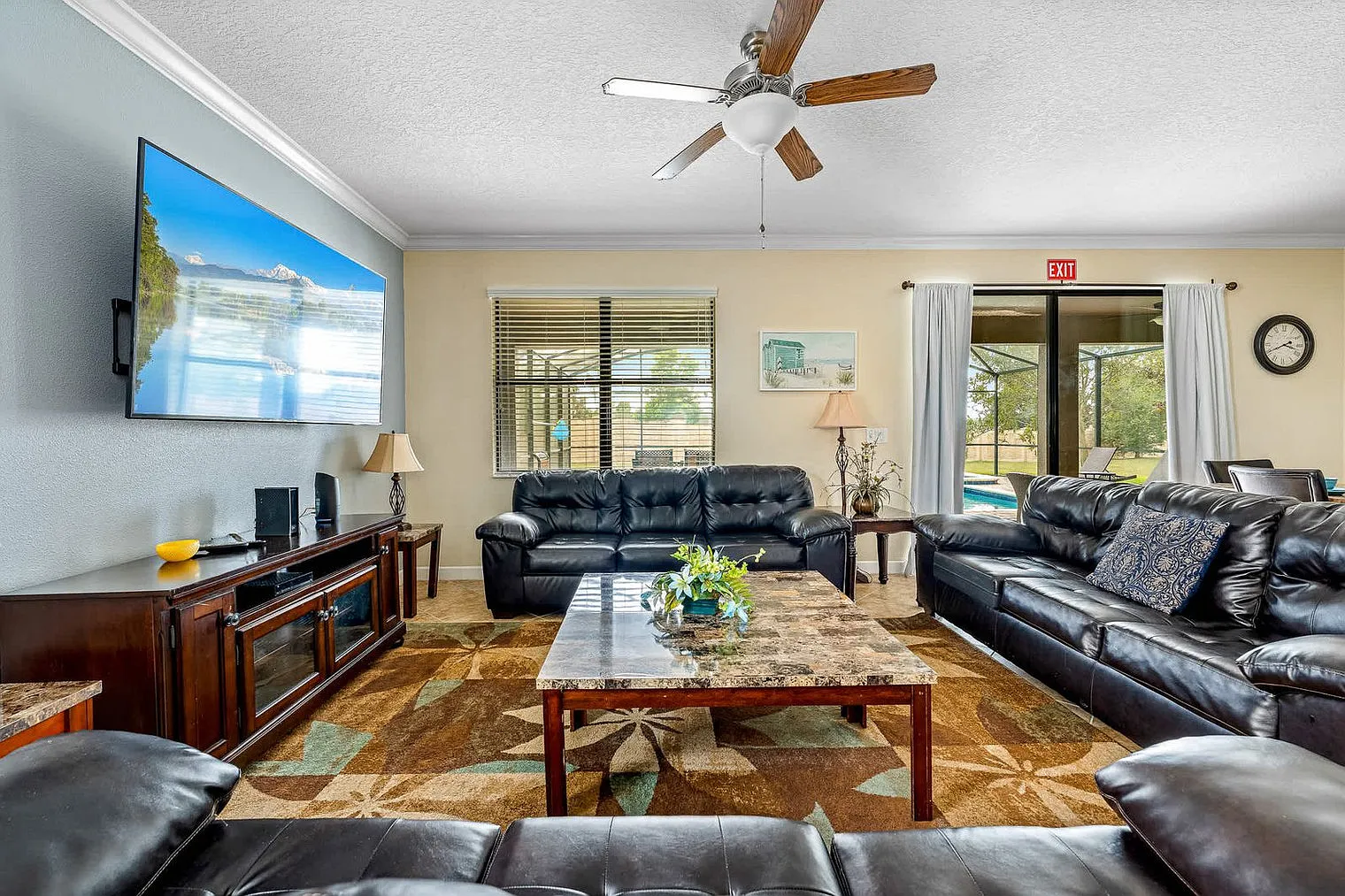 8 bed, 5.0 bath, 3907 sqft, $7,088 — Photo 1