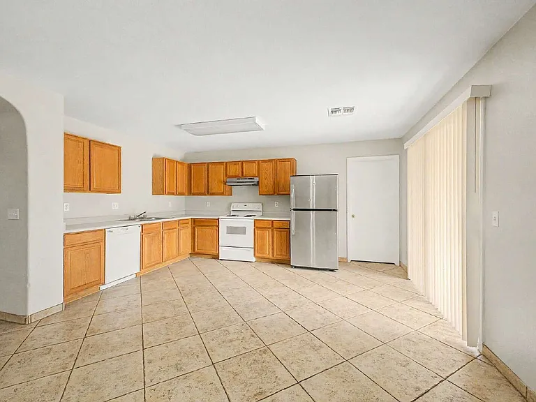 15994 N 135th Dr — Photo 13
