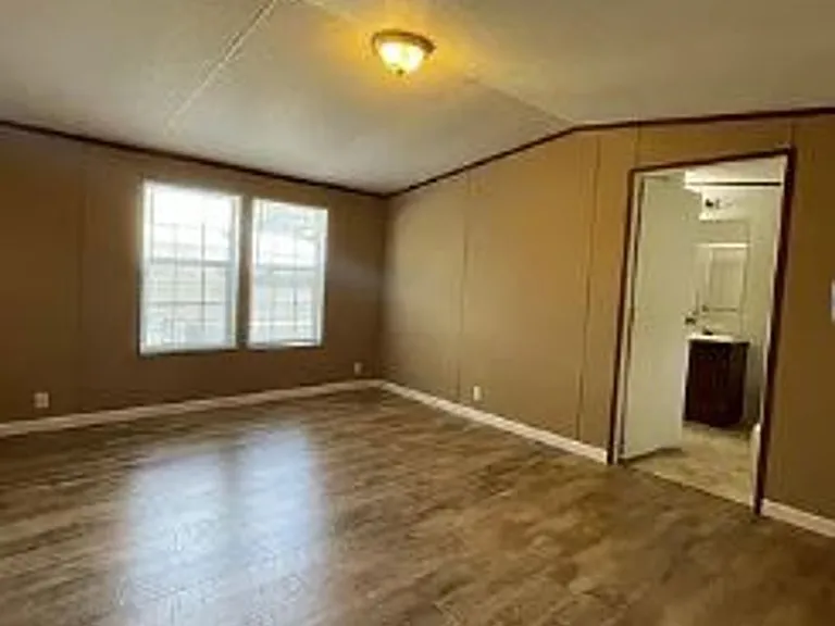 3709 Hampton Ln — Photo 11