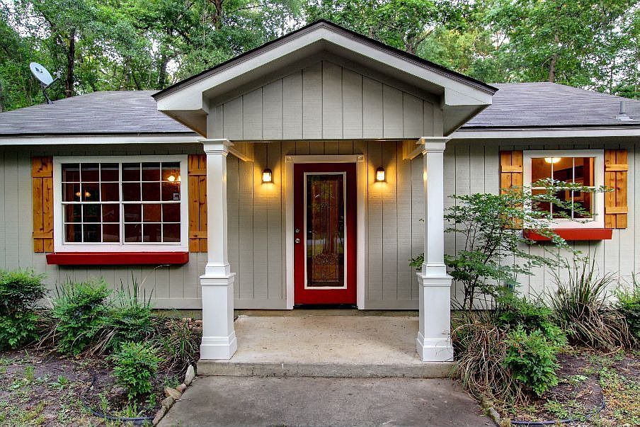 2nd image of 4895 Holly Ln E