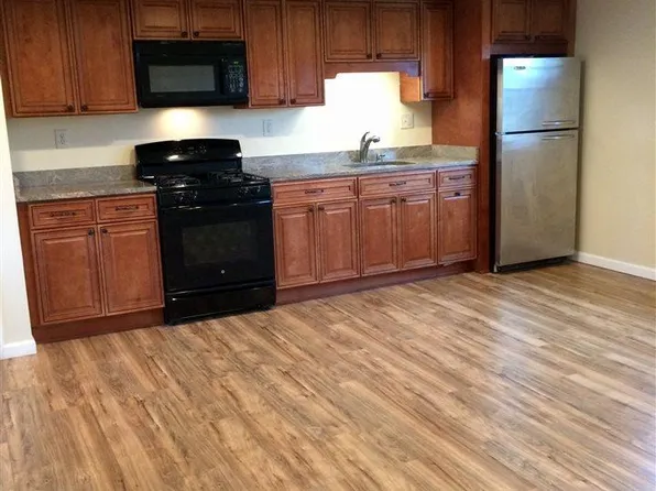 4 Low Rd, Shawangunk, NY 12589