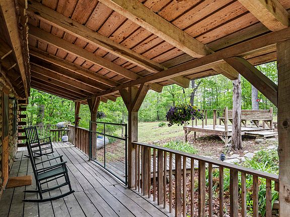 14th image of 709 Jones Rd
