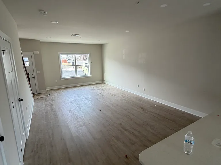 1411 Greenview Dr #22 — Photo 3