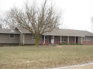 8425 W Cottonwood Ln, Hesston, KS 67062