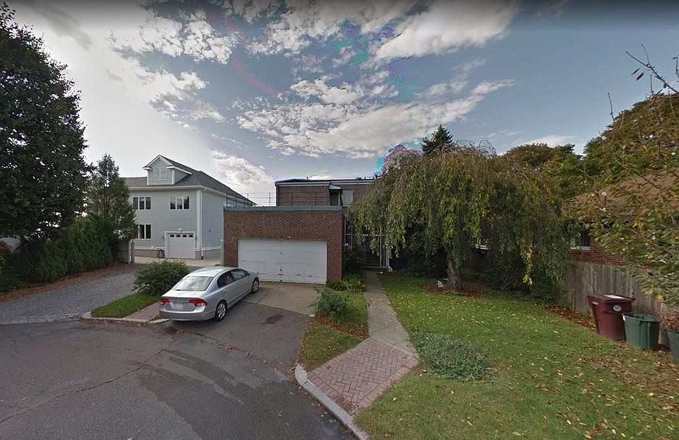 2nd image of 19 Pines Rd