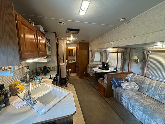 5th image of 1047 E Jenny Cir