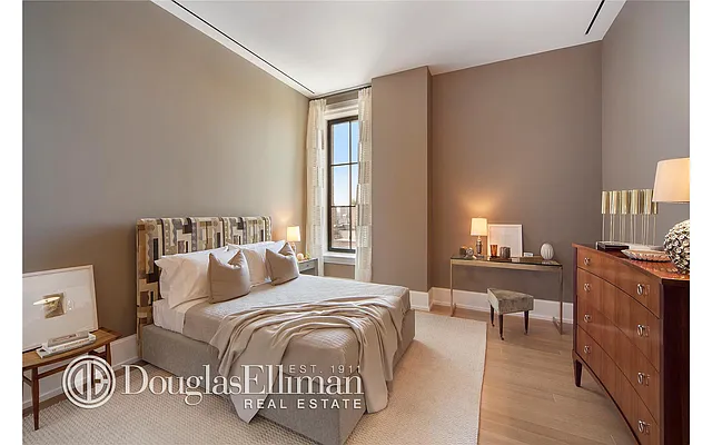 Sold by Douglas Elliman | media 14