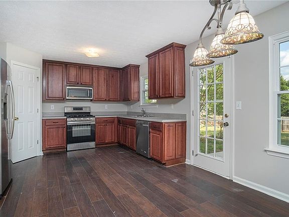3rd image of 2904 Wind Springs Way