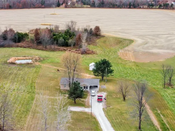 68 Strube Rd, New Florence, MO 63363