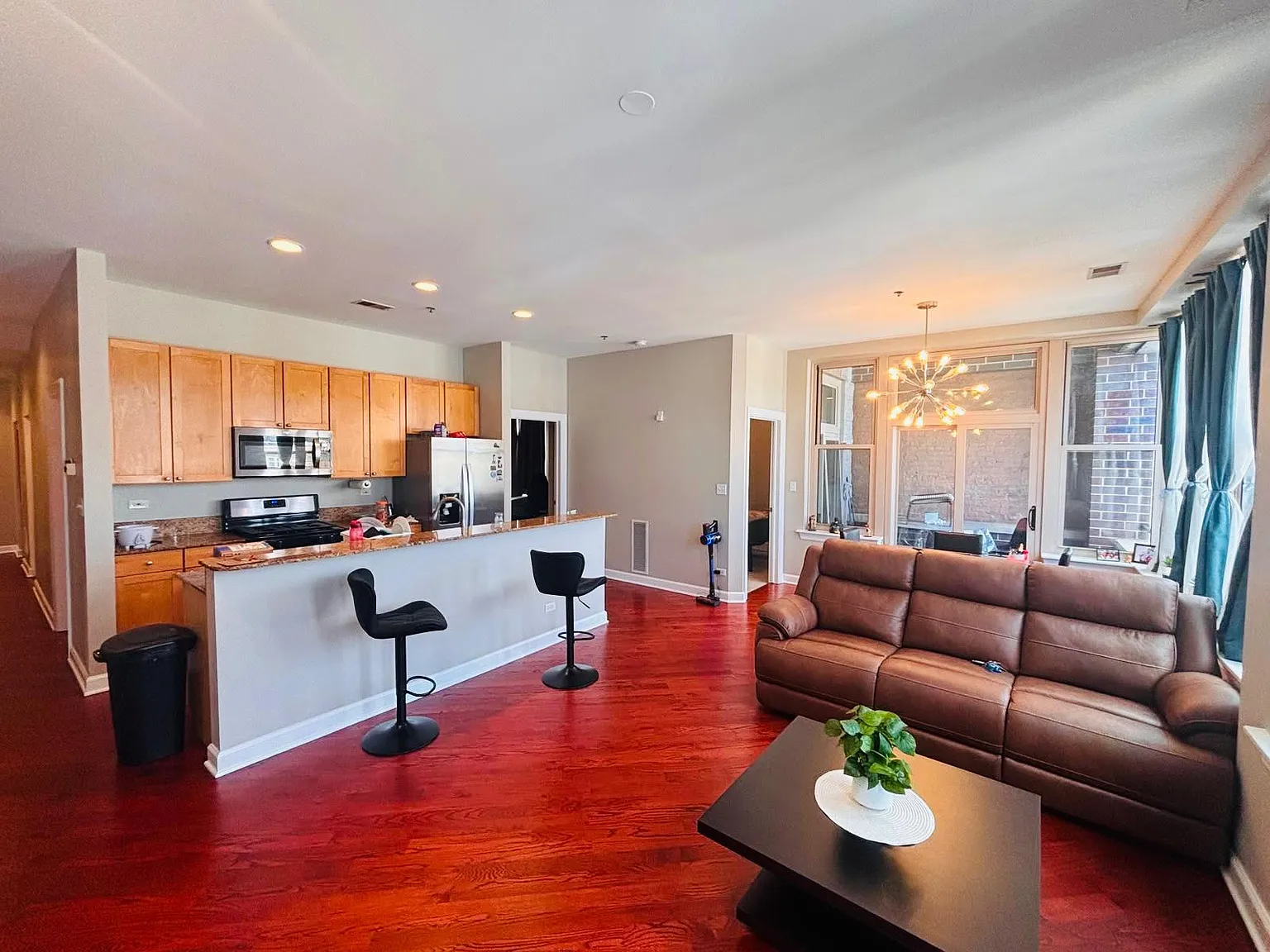2 bed, $3,000 — Photo 1