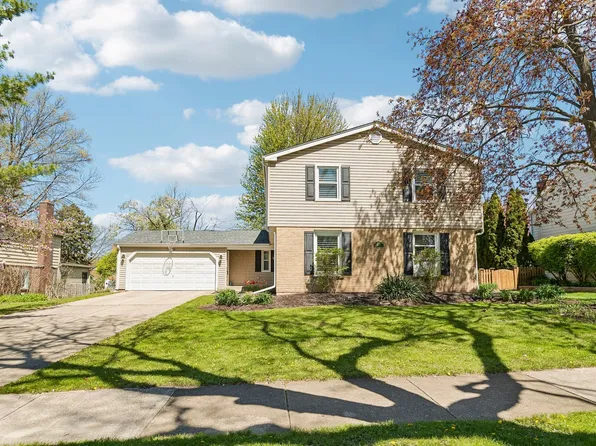509 Ticonderoga Ln, Naperville, IL 60563