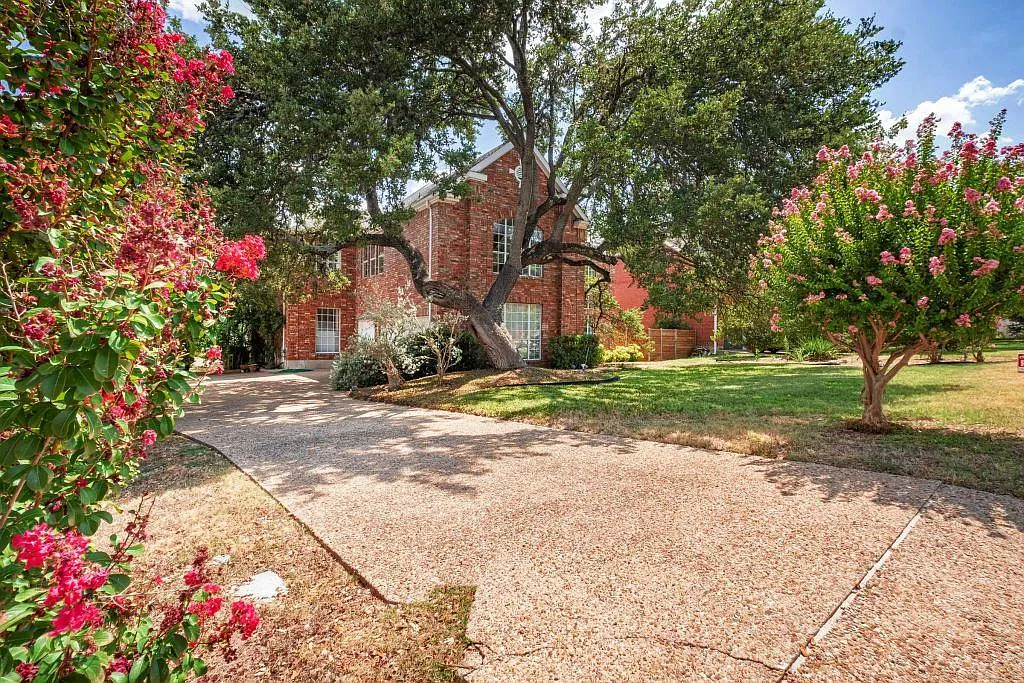 5 bed, 4.5 bath, 4542 sqft, $7,250 — Photo 3