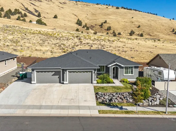 233 Skyridge Dr, Klamath Falls, OR 97603