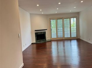 17800 Burbank Blvd APT 204, Encino, CA 91316