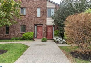 104 Mountainview Dr, Chesterbrook, PA 19087