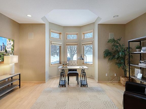 4th image of 2036 Sherwood Ln