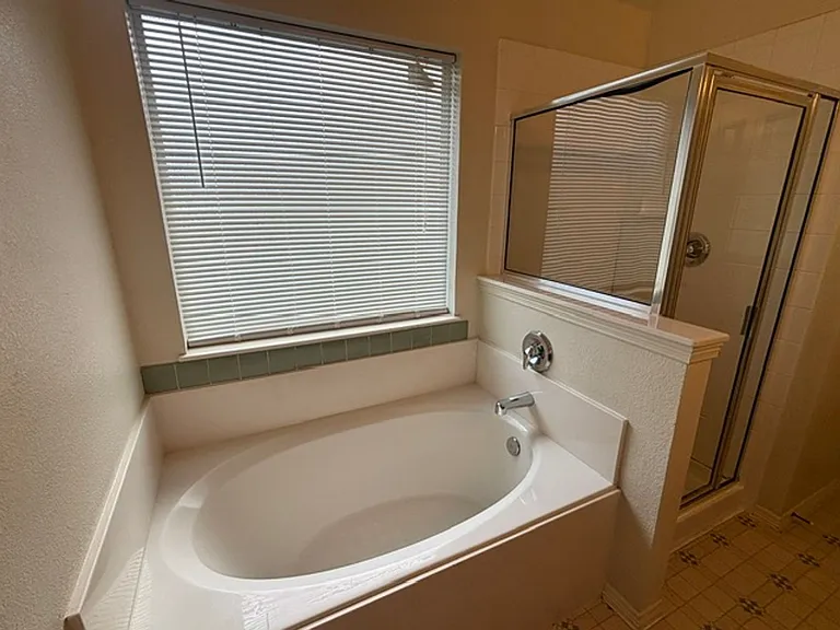 4415 Ashbury Ln — Photo 15