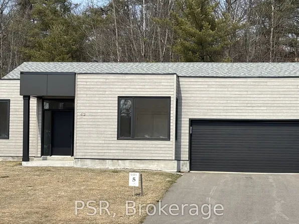 43 Muskoka Bay Blvd, Gravenhurst, ON P1P 0A1