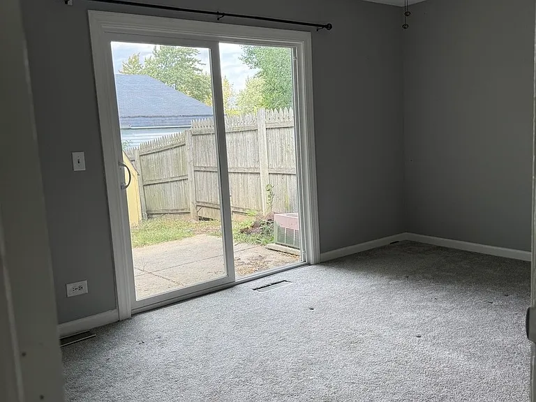 1742 Amherst Cir #1742 — Photo 8