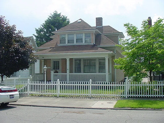 198 Plum St photo 1