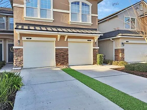 2 bed, 2.5 bath, 1368 sqft, $1,750 — Photo 2