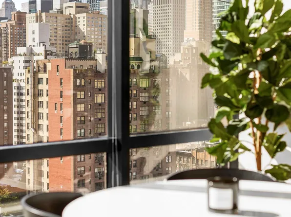 420 East 61st Street image 17 of 27