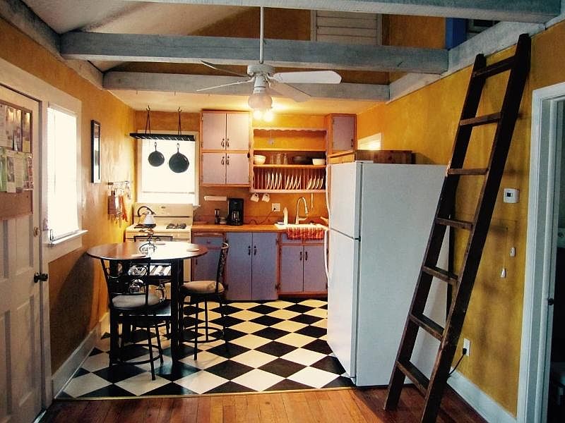 1st image of 2614 Caroline St APT B