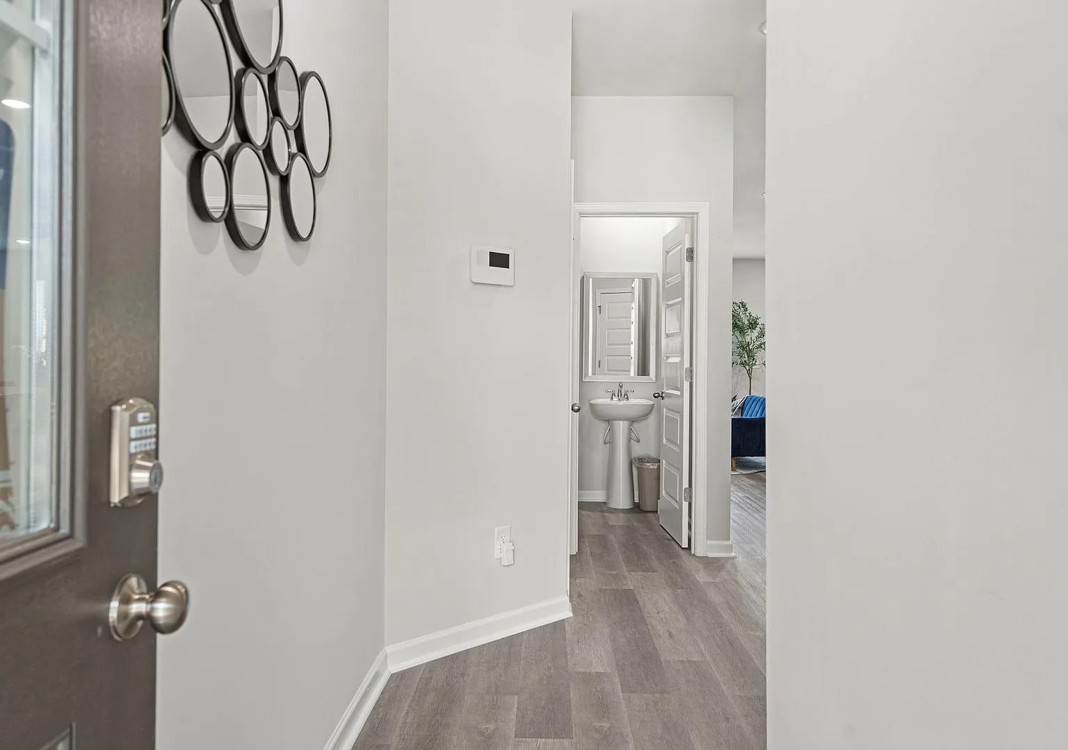 3 Bed 2.5 bathroom townhomes in Gainesville! — Photo 4