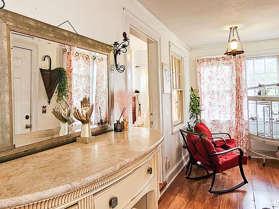 3rd image of 24 White Avenue