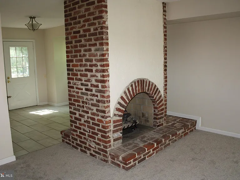 60 Providence Ave — Photo 48