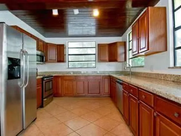 1425 NE 4th Ct, Boca Raton, FL 33432
