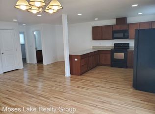 611 3rd Ave NE APT 8, Ephrata, WA 98823