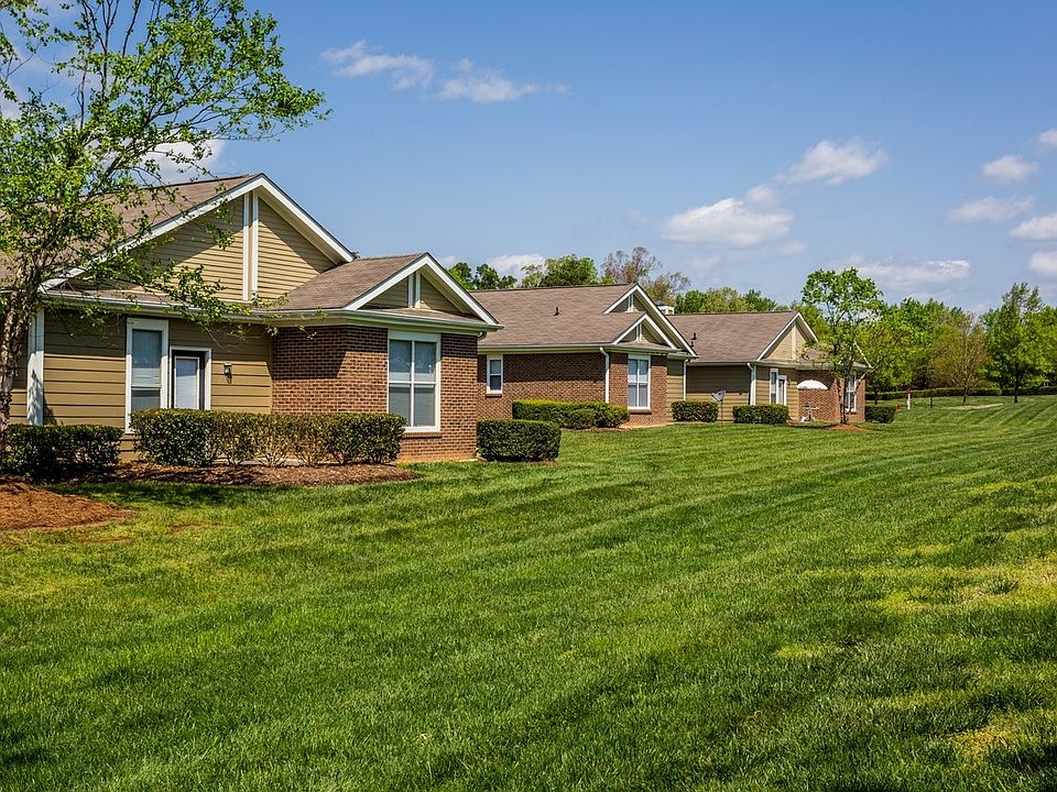 1st image of 952 Ivy Meadow Ln