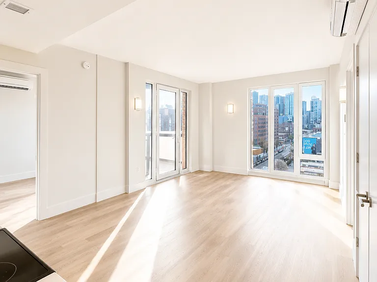 91 Bruckner Blvd #705 — Photo 4