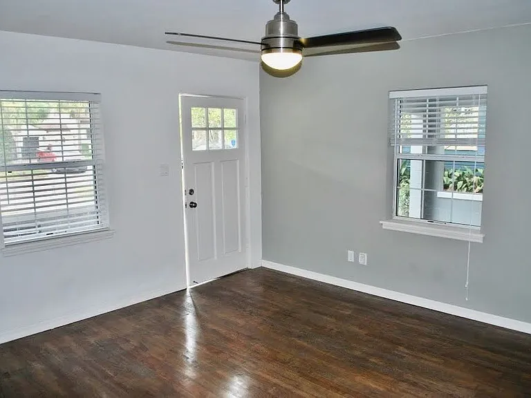 111 S Lawsona Blvd — Photo 6