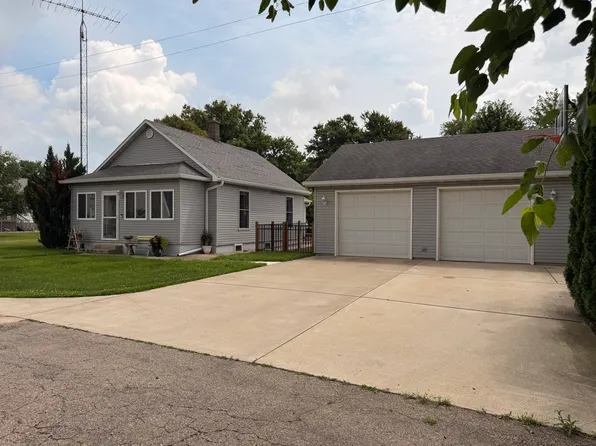 310 2nd St, Standard, IL 61363
