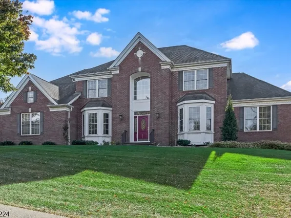 5 Cedar Ct, North Haledon Boro, NJ 07508