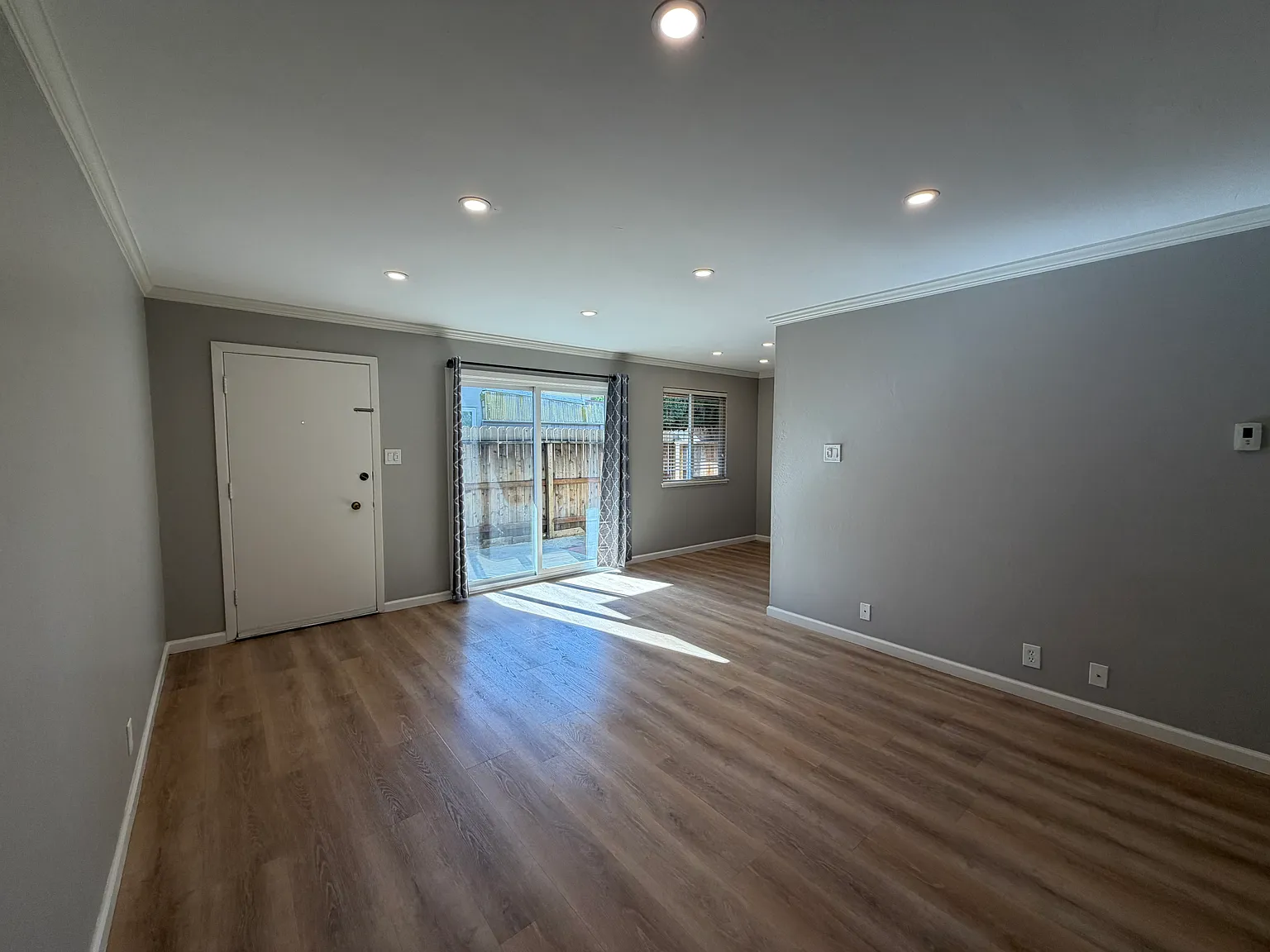 1 bed, 700 sqft, $3,100 — Photo 3