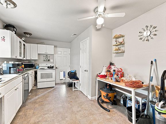 2nd image of 3450 Shasta Dr