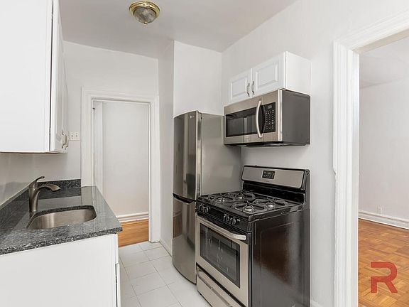 4th image of 4791 Broadway Frnt 4